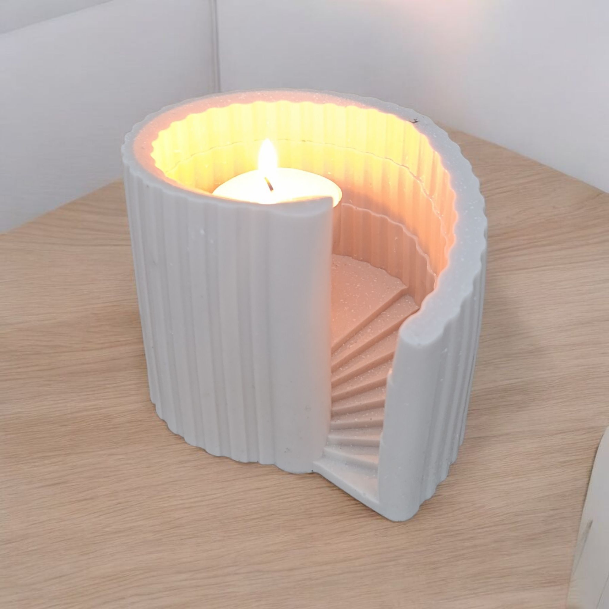 Porte-bougie design “Éclipse” – Élégance en résine